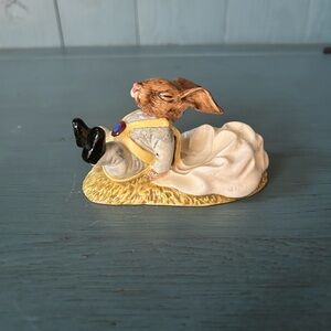 ROYAL DOULTON ENGLAND BUNNYKINS FREEFALL FIGURINE, DB 41, PARACHUTE, MINT